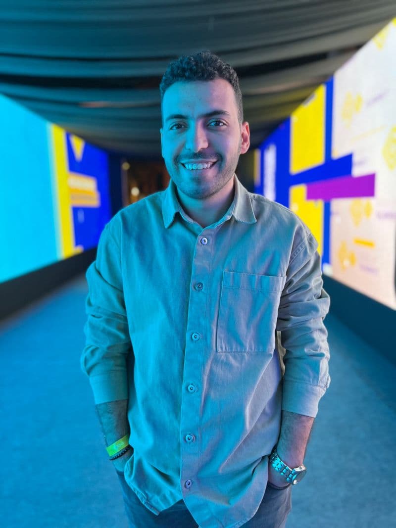 Portrait — conference and LED environment